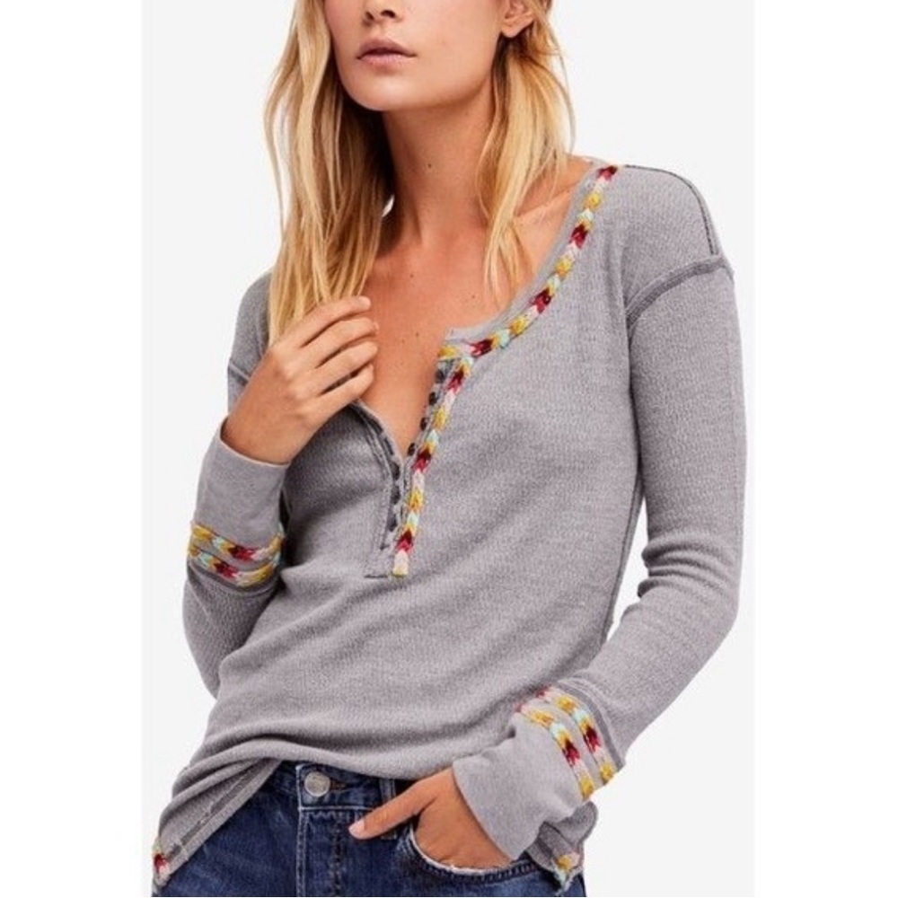 Free people we the free boho indie core chic Henley top gray with colors loose - Picture 2 of 4